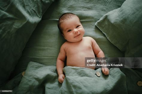 nude baby girls|Top View And Closeup Portrait Of Cute Adorable Naked Baby Girl。